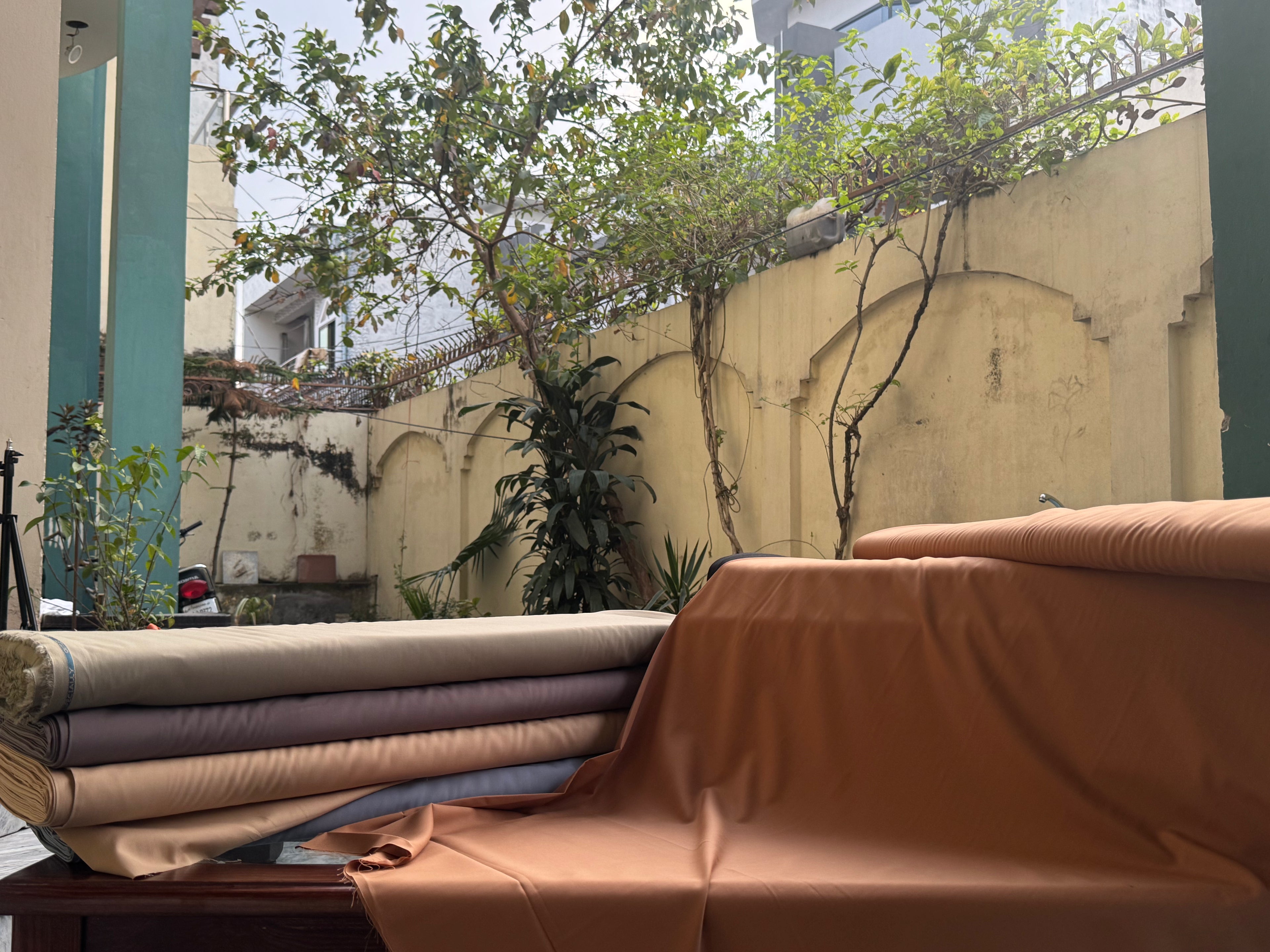 Grace Gold Makhan Wash & Wear – Premium Men’s Unstitched Suit Fabric (4 Metres)